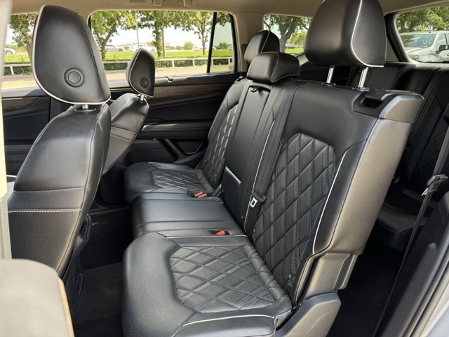2024 Volkswagen Atlas 2.0T SEL Premium R-Line Image 14 of 36