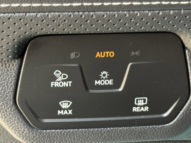 2024 Volkswagen Atlas 2.0T SEL Premium R-Line Image 31 of 36