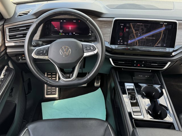 2024 Volkswagen Atlas 2.0T SEL Premium R-Line Image 18 of 36
