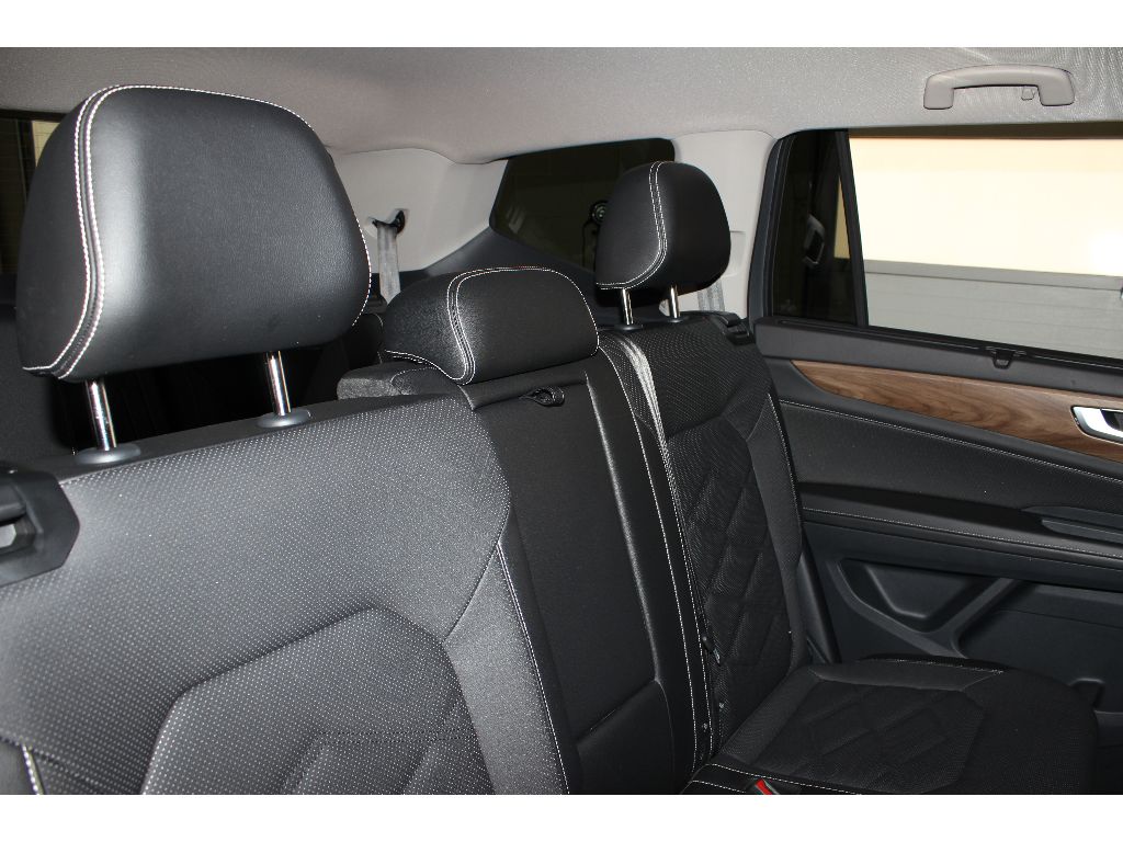2024 Volkswagen Atlas 2.0T SE Technology Image 22 of 24