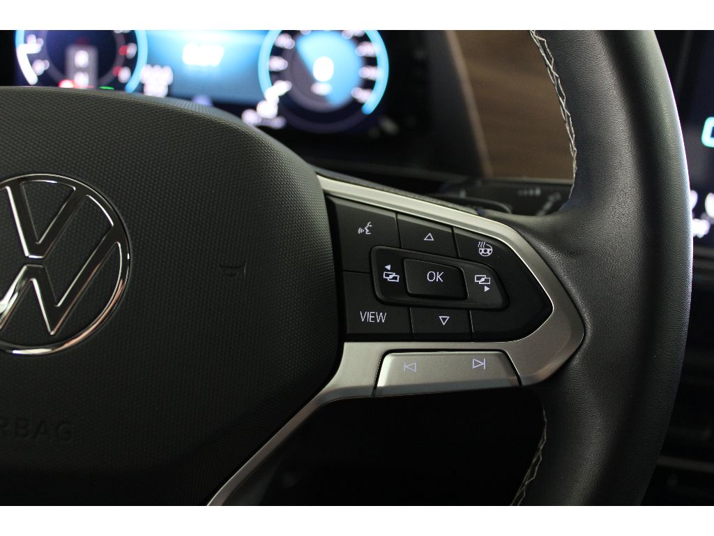 2024 Volkswagen Atlas 2.0T SE Technology Image 11 of 24
