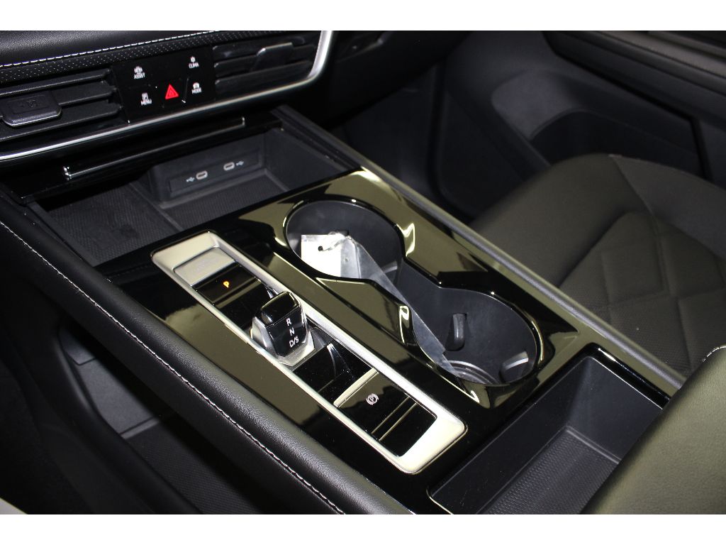 2024 Volkswagen Atlas 2.0T SE Technology Image 14 of 24