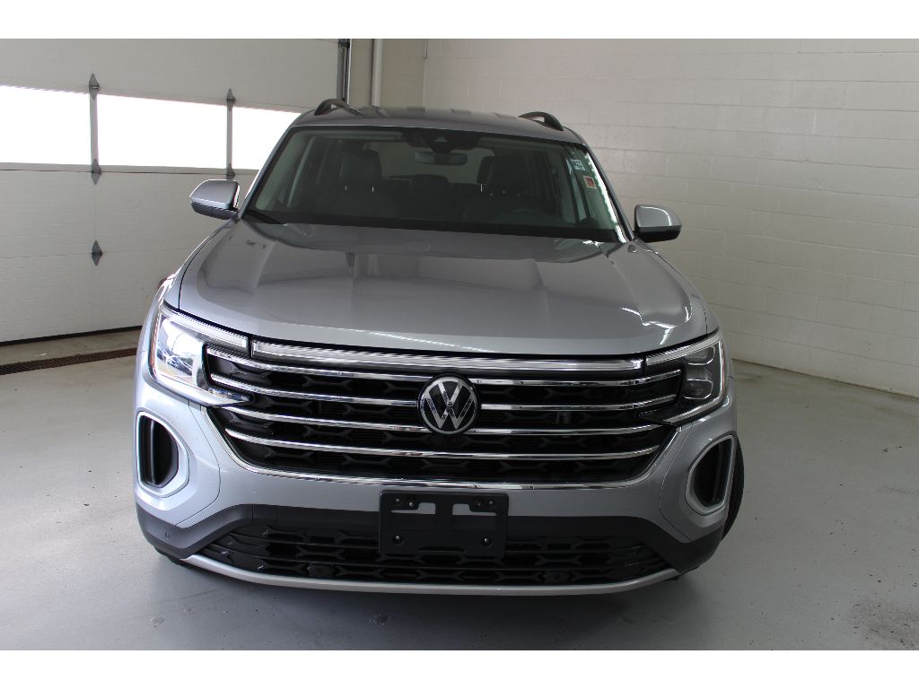 2024 Volkswagen Atlas 2.0T SE Technology Image 1 of 24