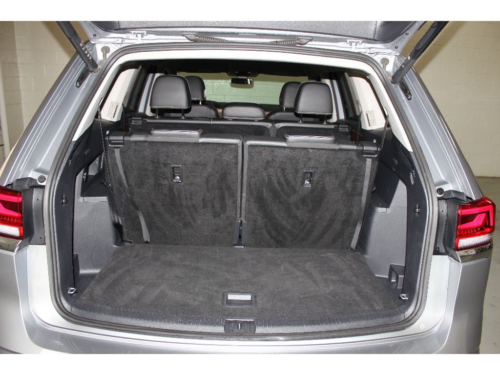 2024 Volkswagen Atlas 2.0T SE Technology Image 7 of 24