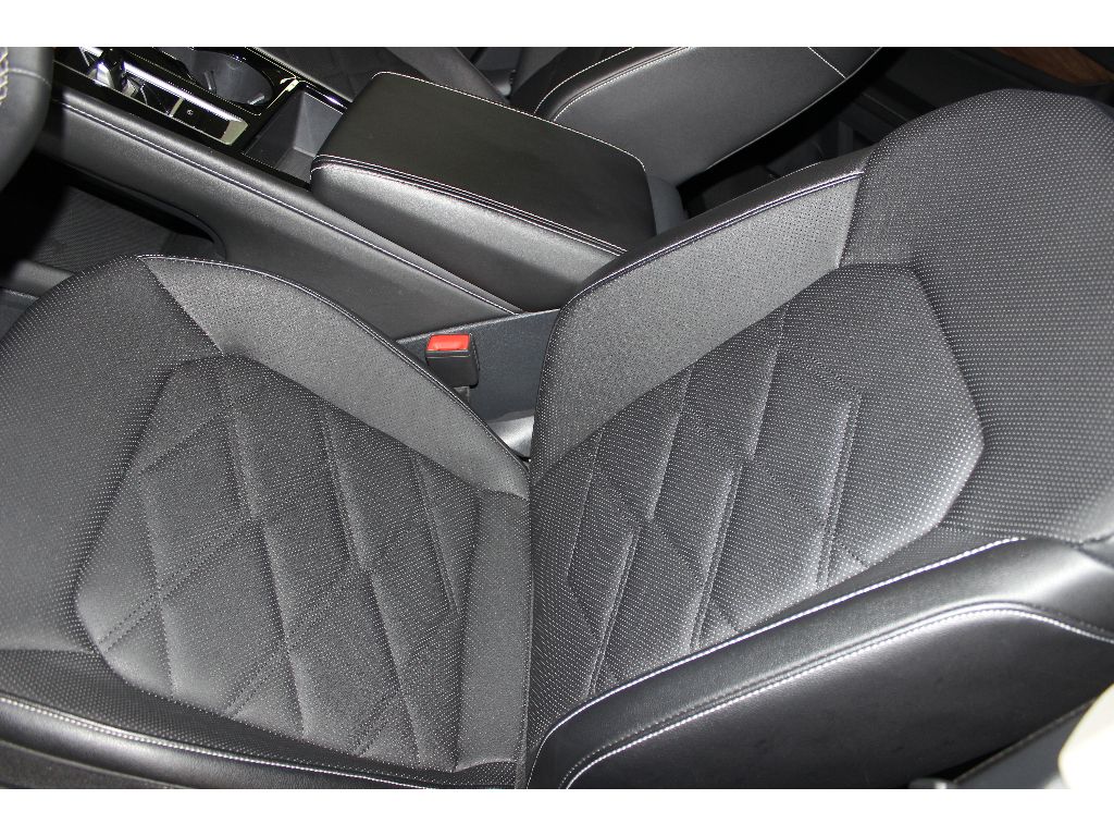 2024 Volkswagen Atlas 2.0T SE Technology Image 8 of 24