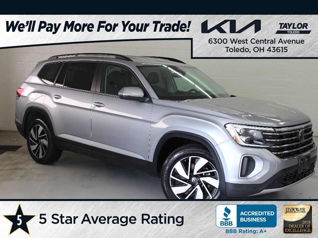 2024 Volkswagen Atlas 2.0T SE Technology Image 2 of 24