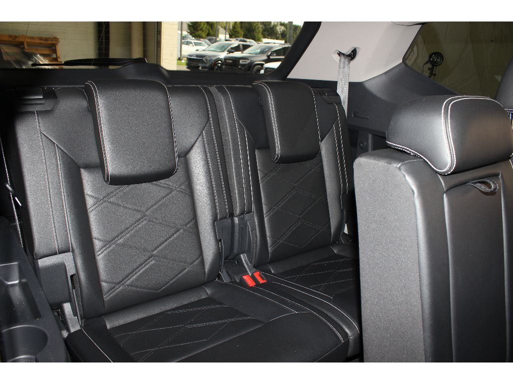 2024 Volkswagen Atlas 2.0T SE Technology Image 21 of 24