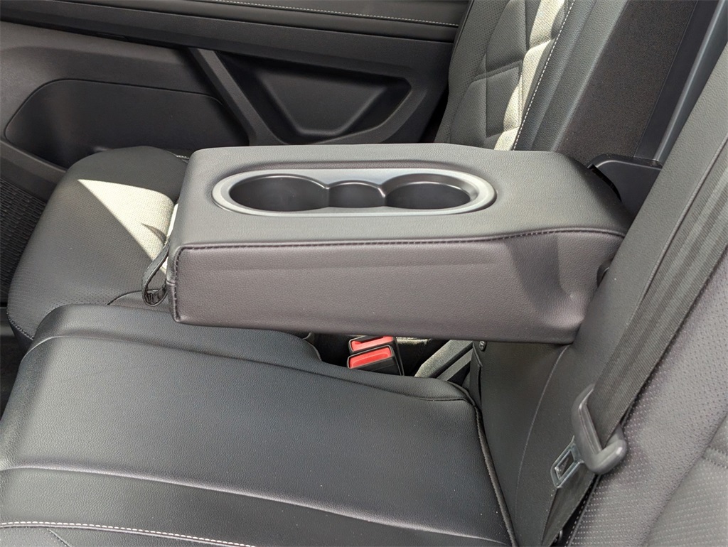 Vehicle image 13 of 30