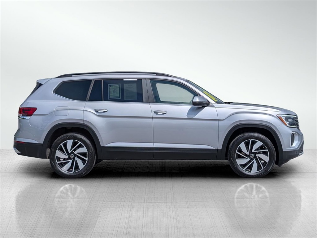 Vehicle image 4 of 30