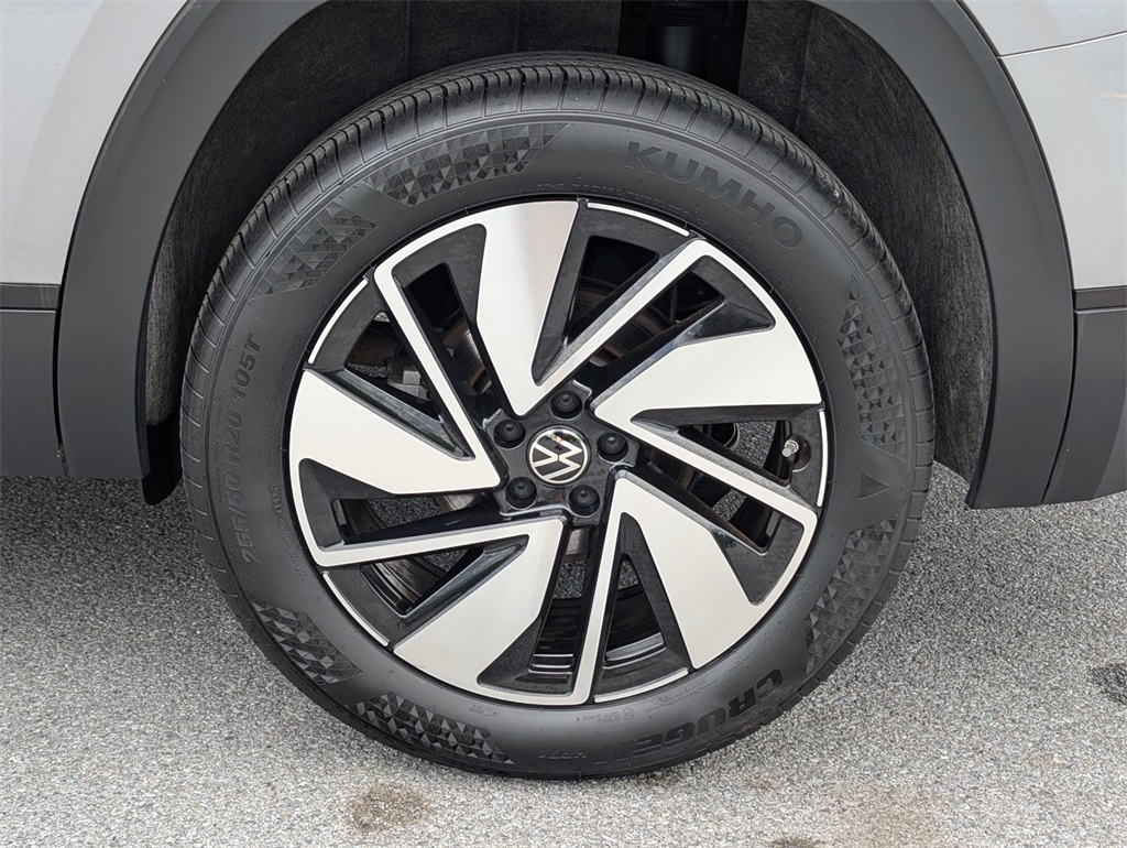 Vehicle image 15 of 30