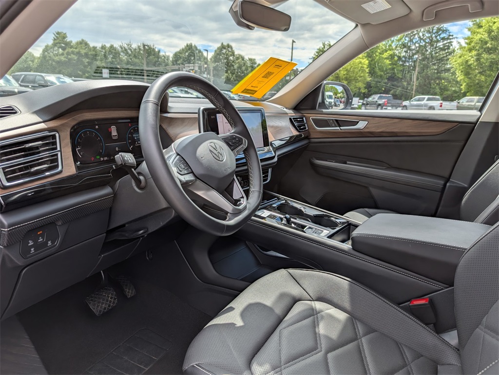 Vehicle image 9 of 30