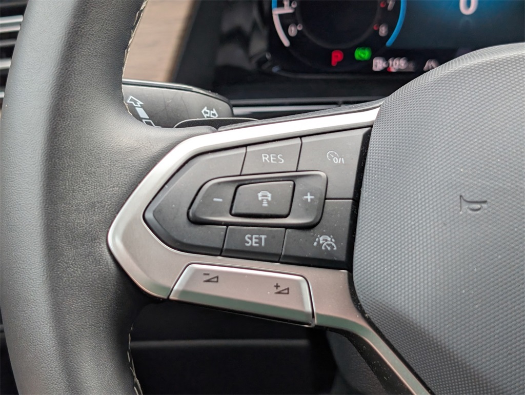 Vehicle image 28 of 30