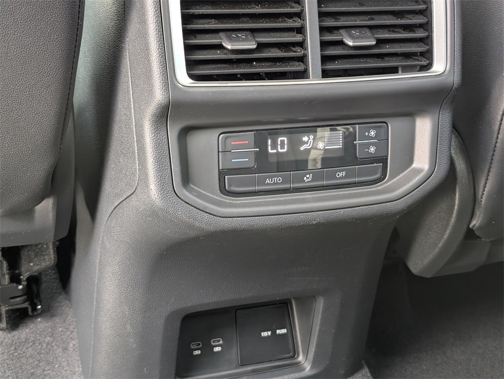 Vehicle image 12 of 30