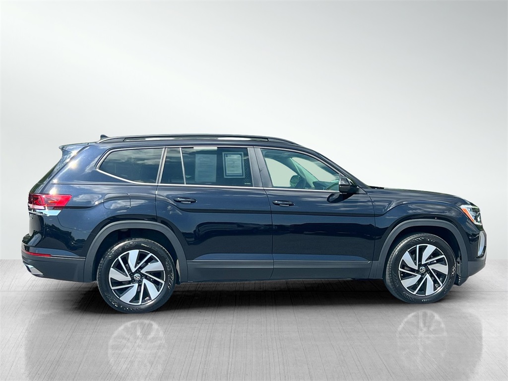 Vehicle image 4 of 25