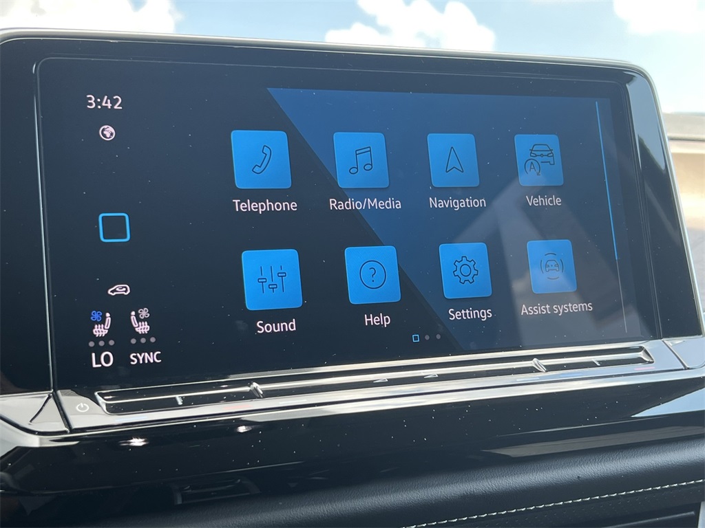 Vehicle image 18 of 25