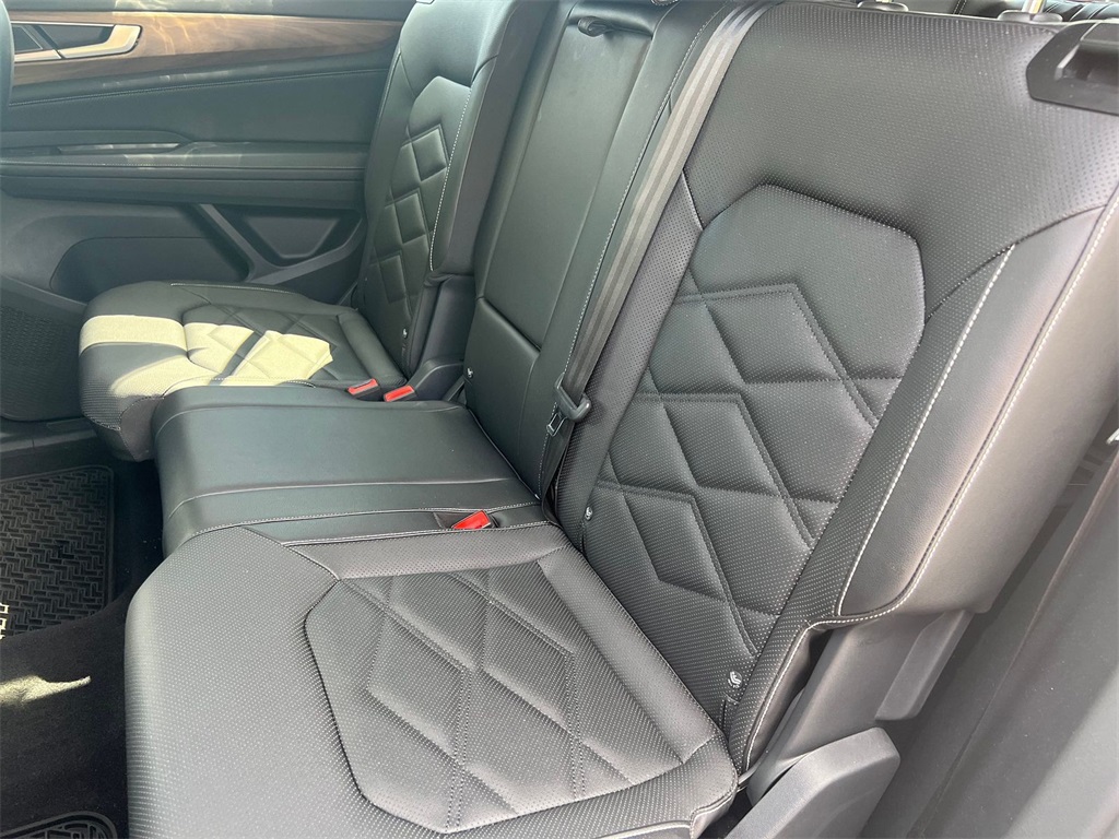 Vehicle image 9 of 25