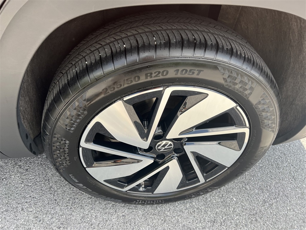 Vehicle image 7 of 25