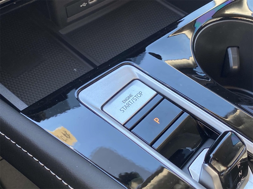 Vehicle image 29 of 30