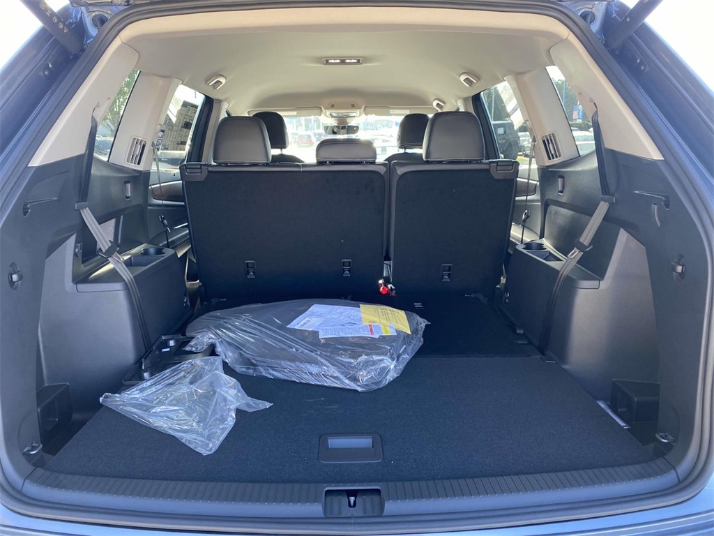 Vehicle image 10 of 30