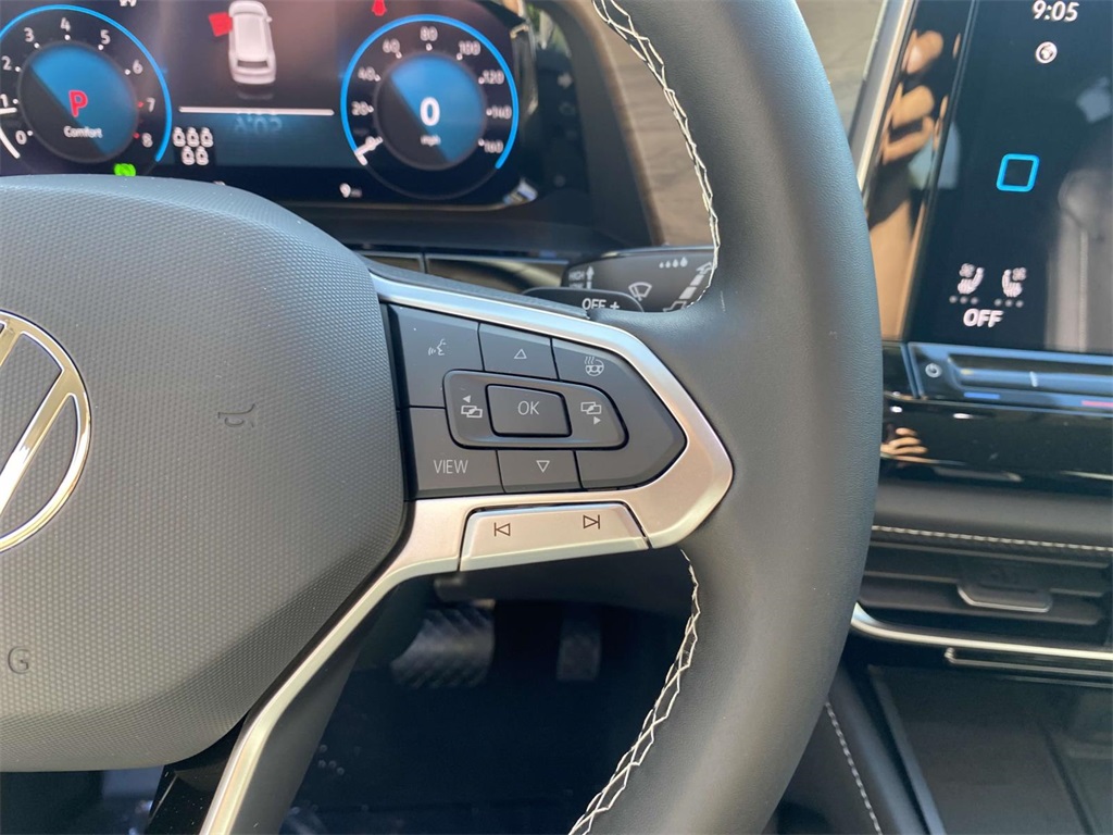 Vehicle image 22 of 30