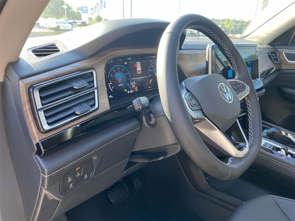 Vehicle image 15 of 30