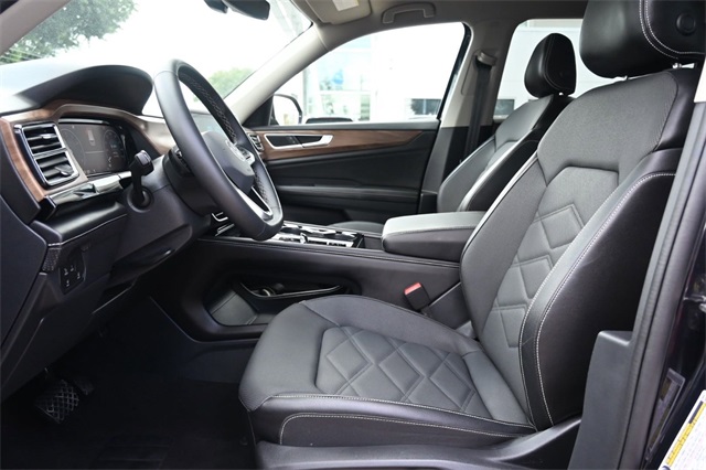 2024 Volkswagen Atlas 2.0T SE Technology Image 21 of 33