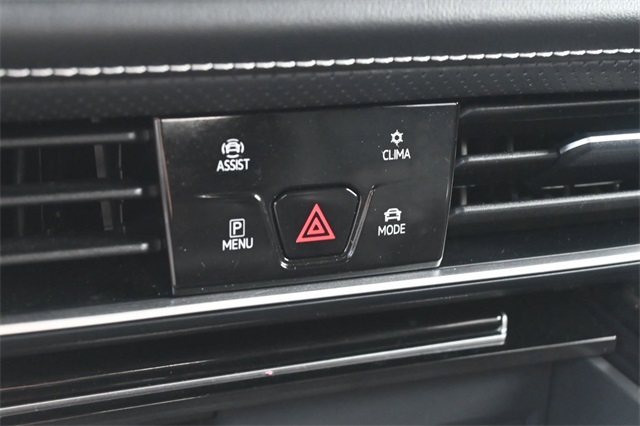 2024 Volkswagen Atlas 2.0T SE Technology Image 17 of 33