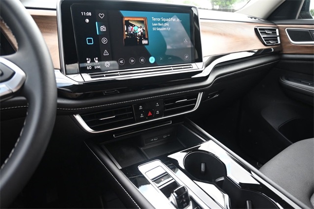2024 Volkswagen Atlas 2.0T SE Technology Image 13 of 33