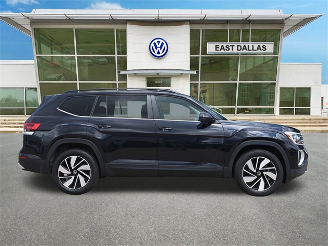 2024 Volkswagen Atlas 2.0T SE Technology Image 3 of 33