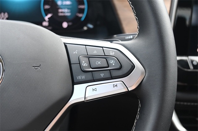 2024 Volkswagen Atlas 2.0T SE Technology Image 12 of 33