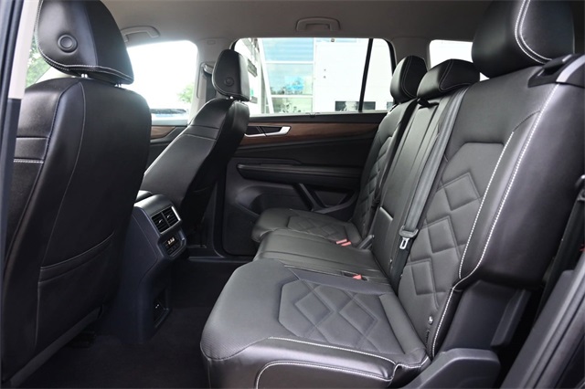 2024 Volkswagen Atlas 2.0T SE Technology Image 23 of 33