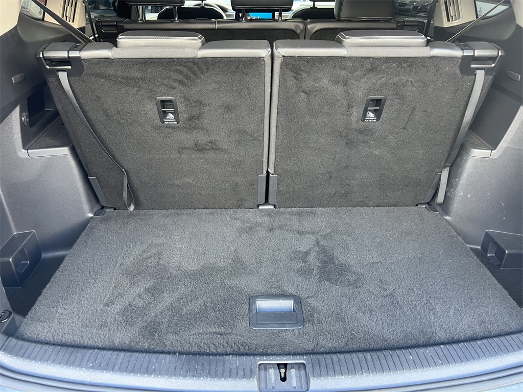 Vehicle image 9 of 29