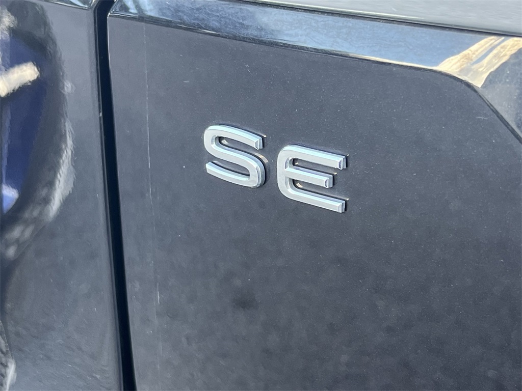 Vehicle image 26 of 29
