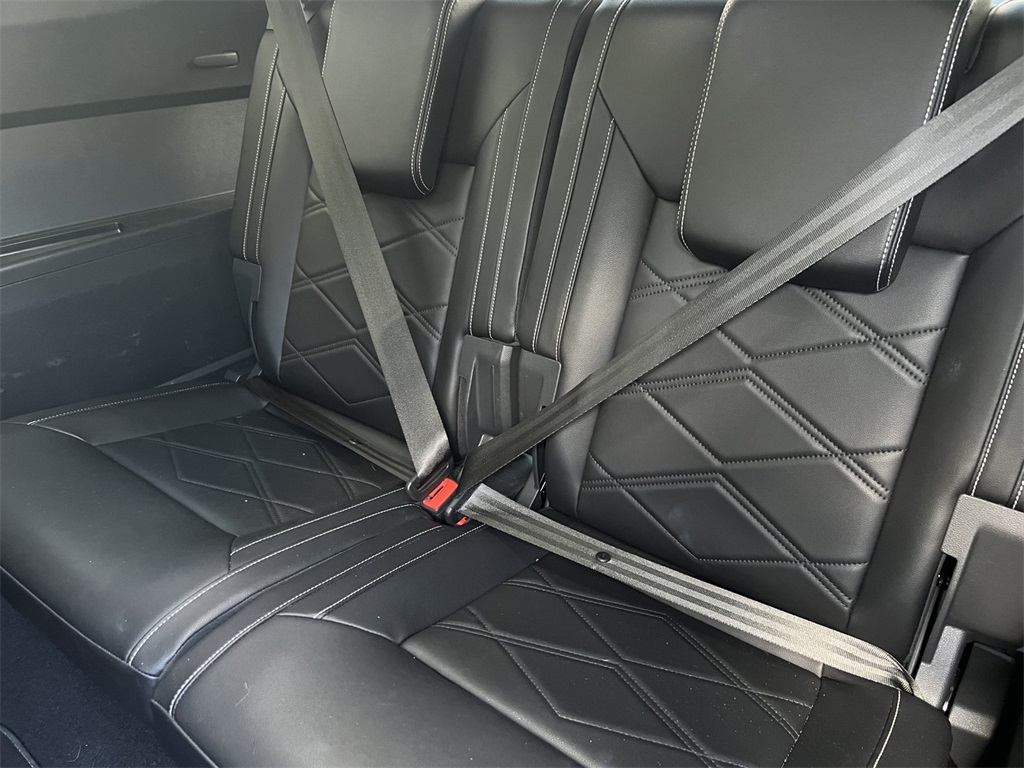Vehicle image 14 of 29