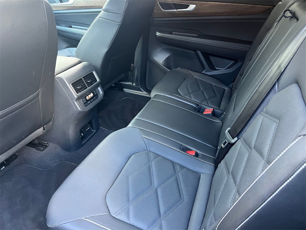 Vehicle image 12 of 29