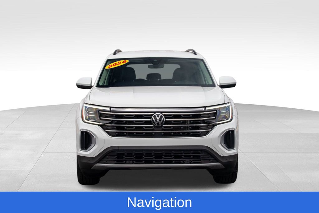 2024 Volkswagen Atlas 2.0T SE Technology Image 2 of 35