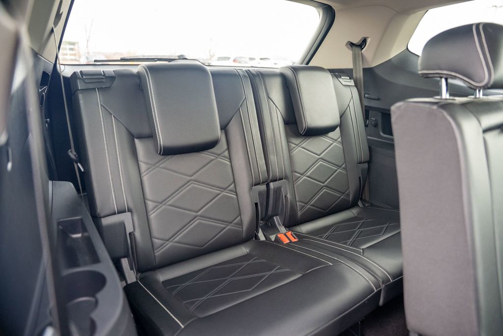 Vehicle image 12 of 35