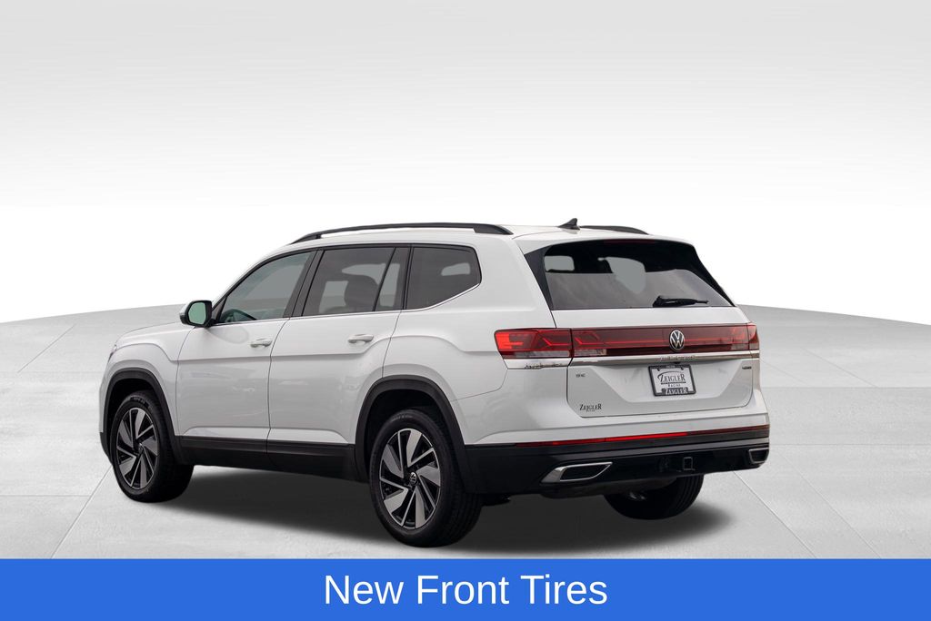 2024 Volkswagen Atlas 2.0T SE Technology Image 8 of 35