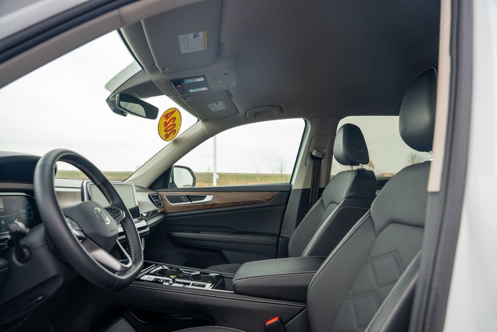 Vehicle image 15 of 35
