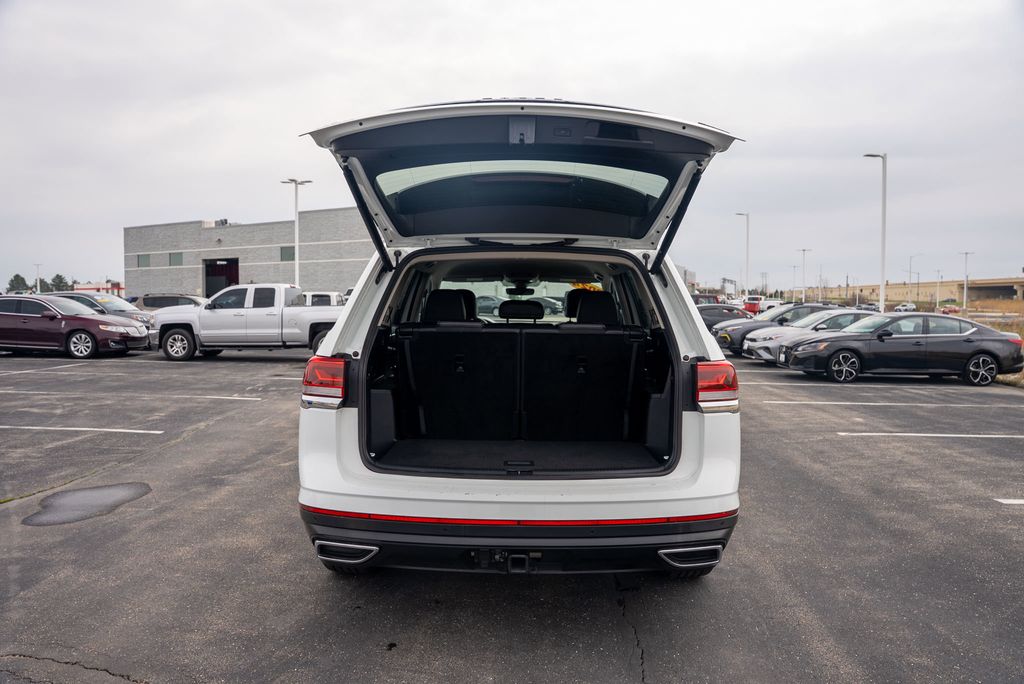 Vehicle image 31 of 35