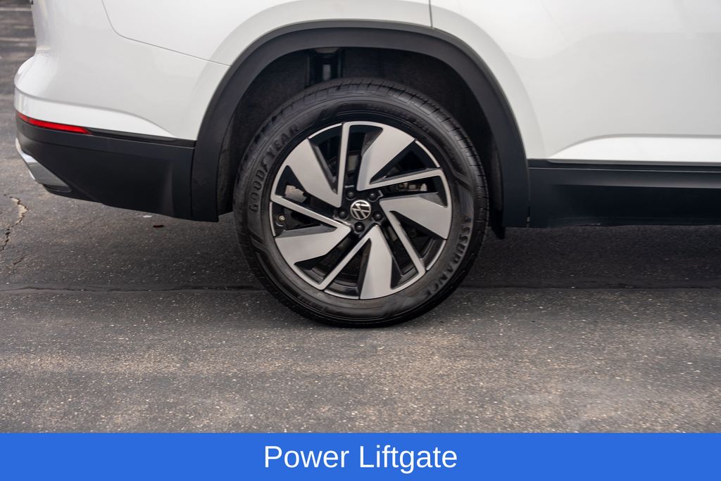 2024 Volkswagen Atlas 2.0T SE Technology Image 10 of 35