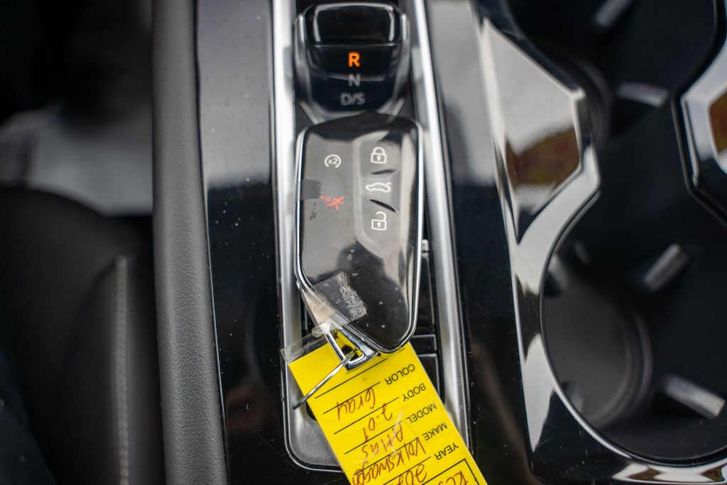 Vehicle image 26 of 35