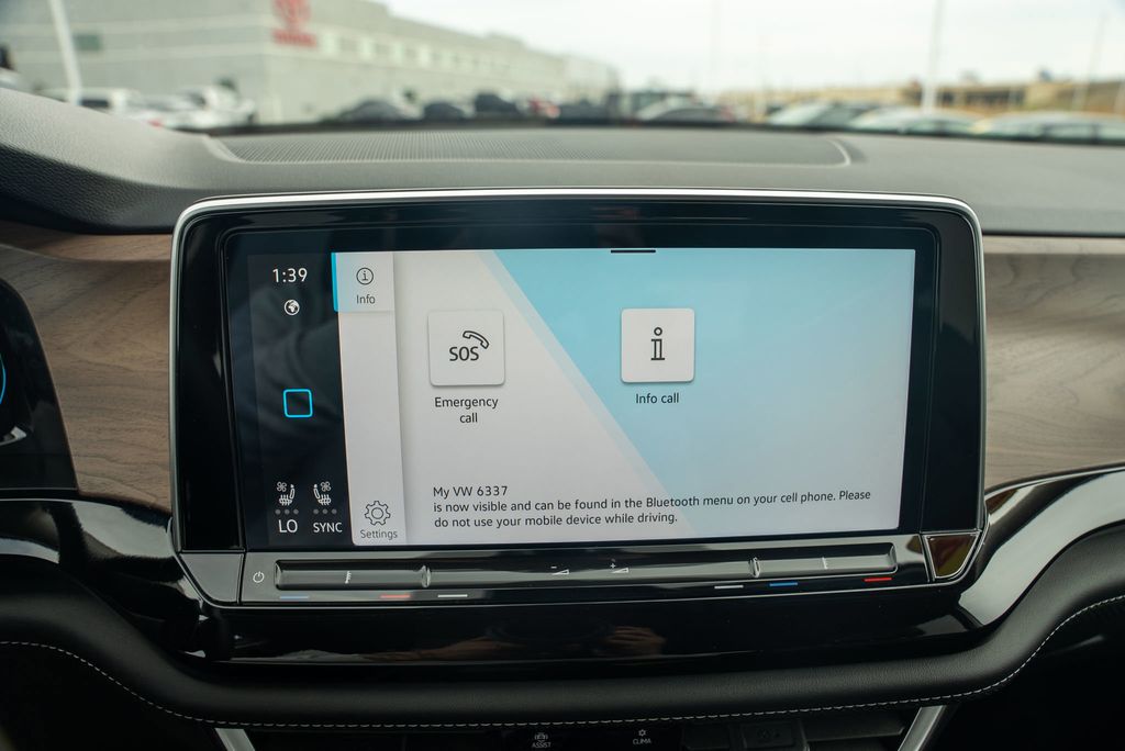 2024 Volkswagen Atlas 2.0T SE Technology Image 21 of 35