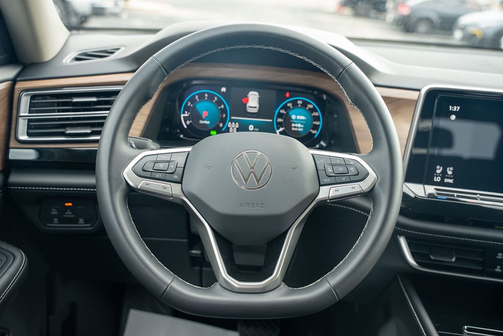 Vehicle image 34 of 35