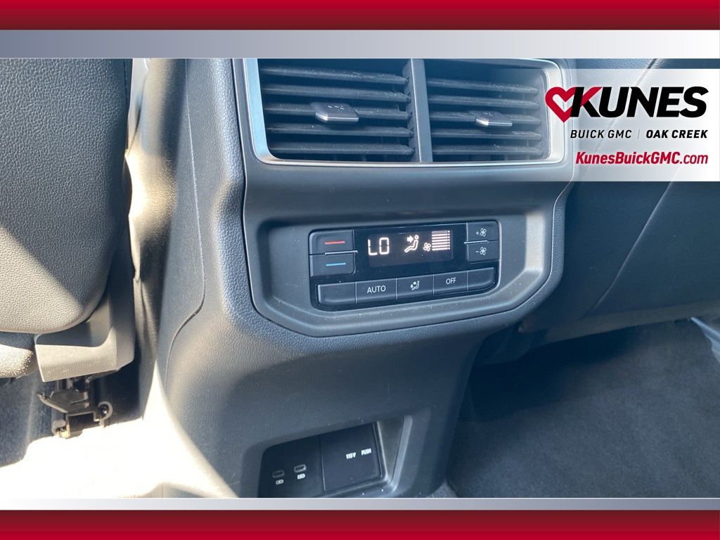 2024 Volkswagen Atlas 2.0T SE Technology Image 25 of 25