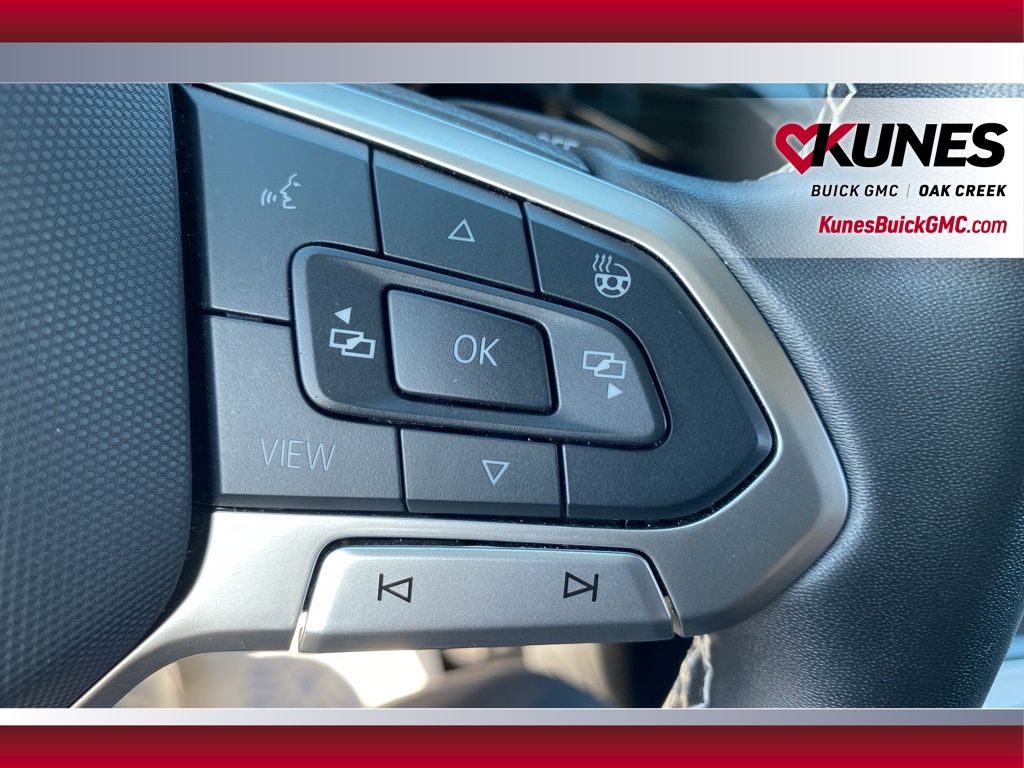 2024 Volkswagen Atlas 2.0T SE Technology Image 17 of 25