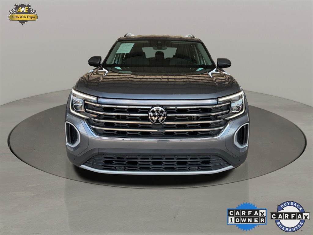 2024 Volkswagen Atlas 2.0T SE Technology Image 2 of 61