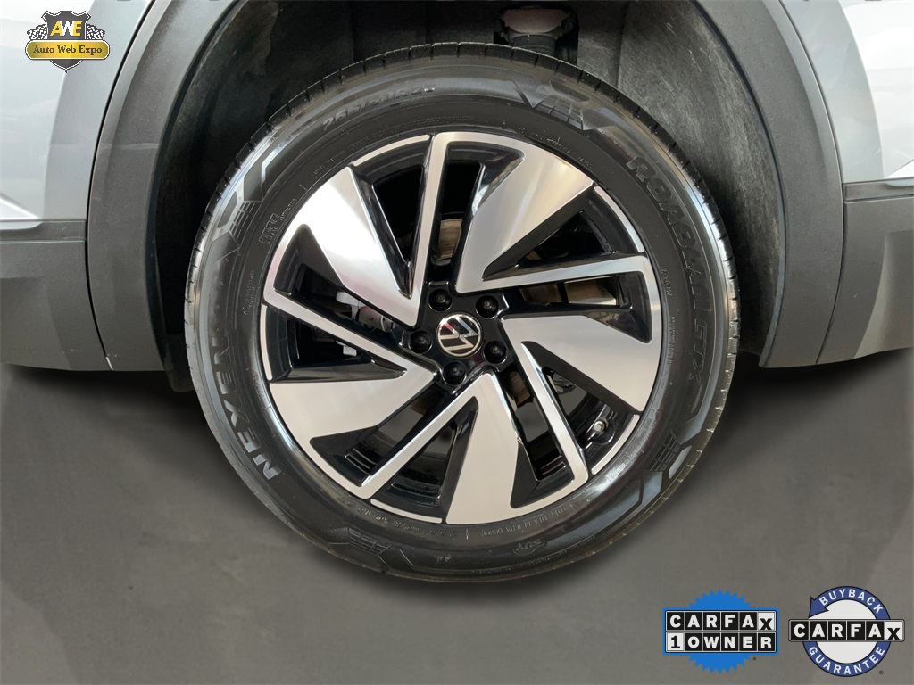 2024 Volkswagen Atlas 2.0T SE Technology Image 11 of 61