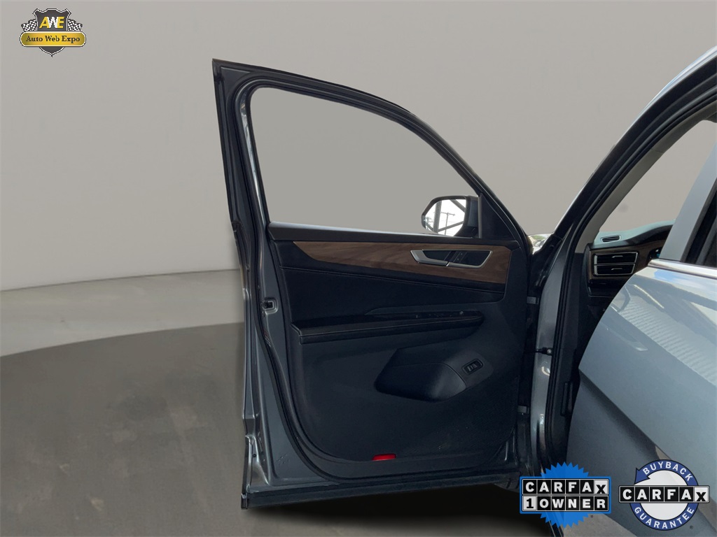 2024 Volkswagen Atlas 2.0T SE Technology Image 58 of 61