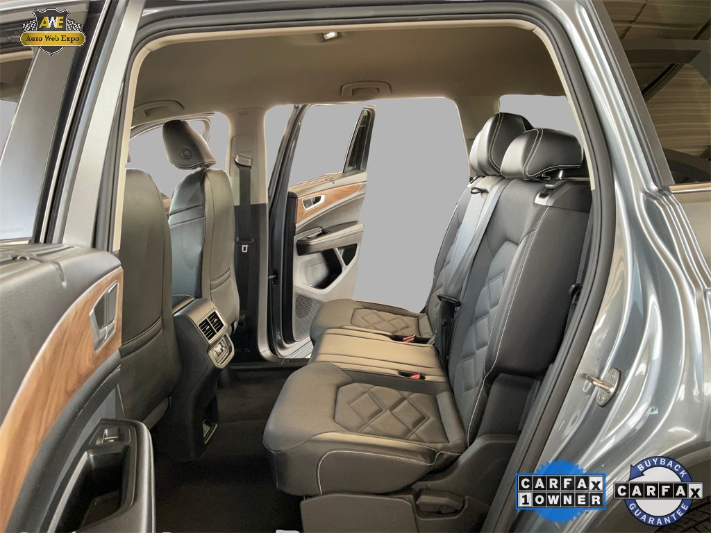 2024 Volkswagen Atlas 2.0T SE Technology Image 22 of 61